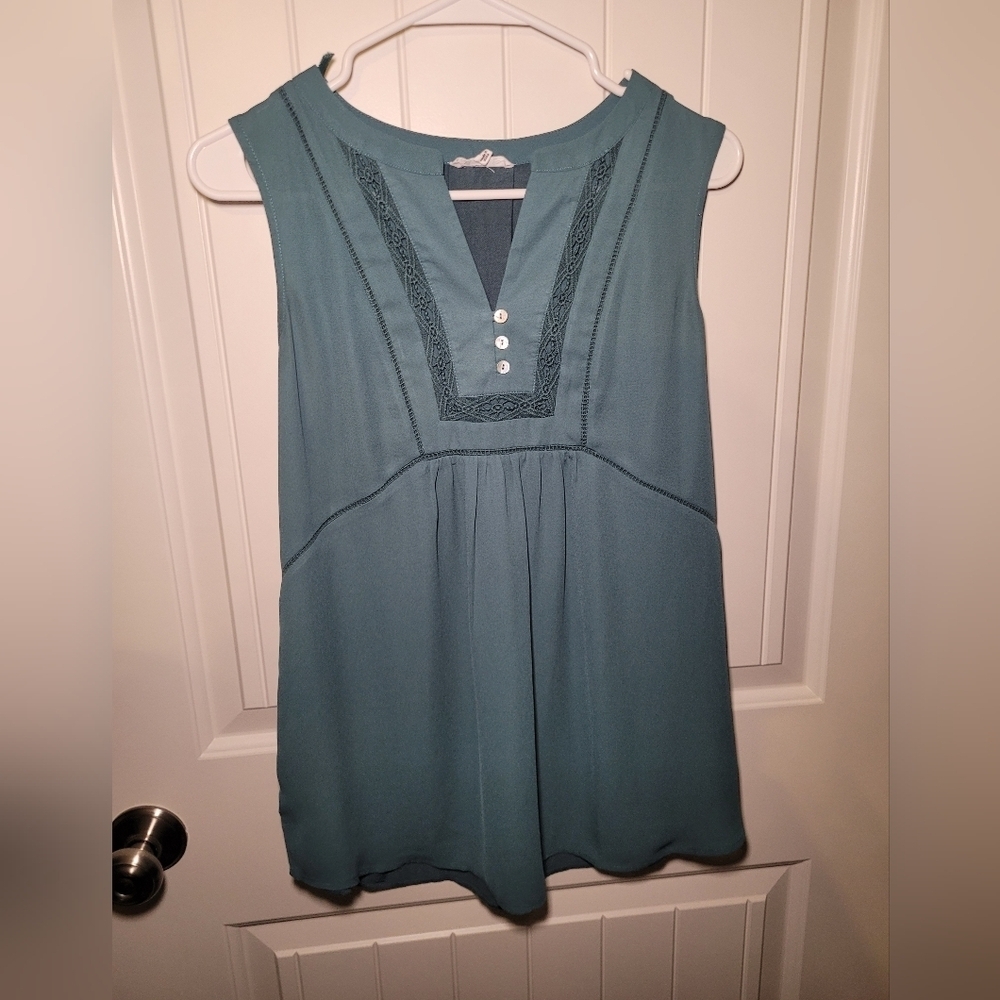 Cloth & bloom v neck blouse size small